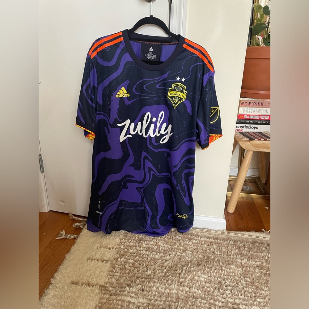 XXL Sounders FC Jersey Jimi Hendrix special edition, worn once